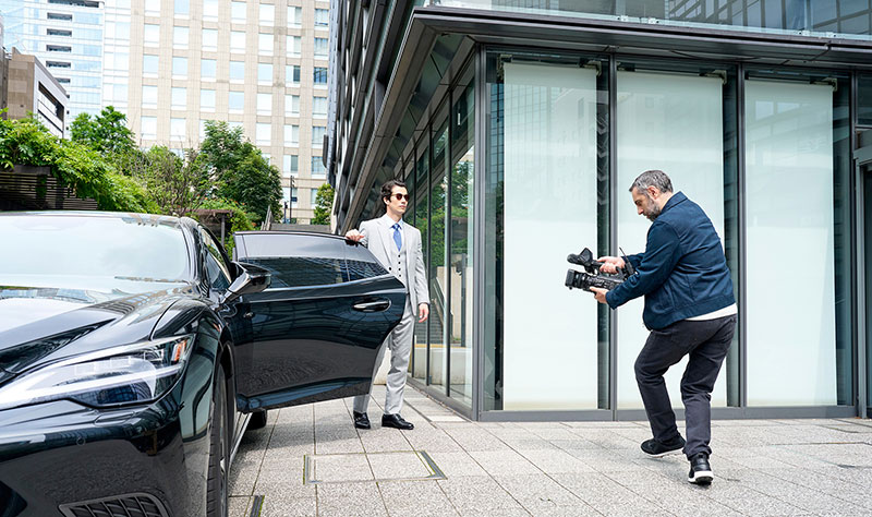 Sony PXW Z300 handheld shoot